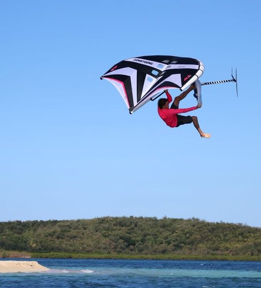 Wingfoil na lagoa